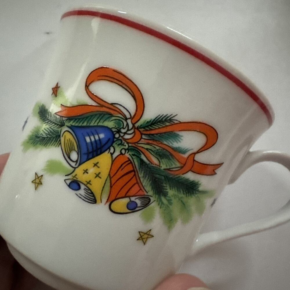 Vintage 4pc Set Salem China Christmas Eve Teacups and Saucers Holiday Dinnerware - Picture 7 of 10